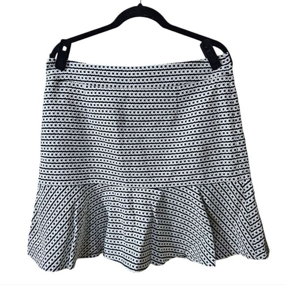 BANANA REPUBLIC NWT Chain Print Flounce Skirt - Size 12 - Picture 2 of 9